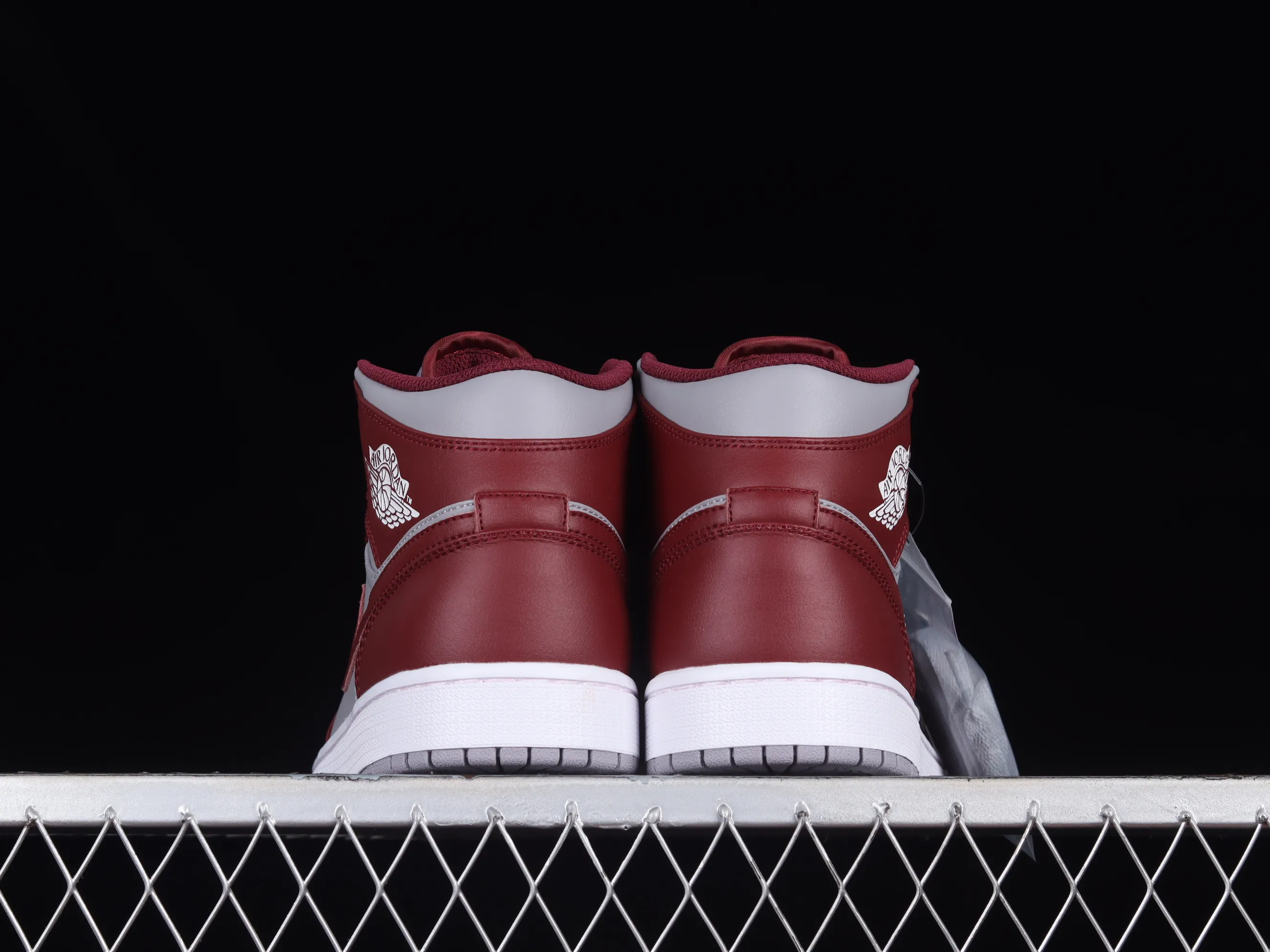 All categories Air Jordan Jordan series basketball shoes Air Jordan 1 Mid Air Jordan 1 Mid "Team Red" AJ1 Joe 1 wine red China basketball shoes DQ8426-615